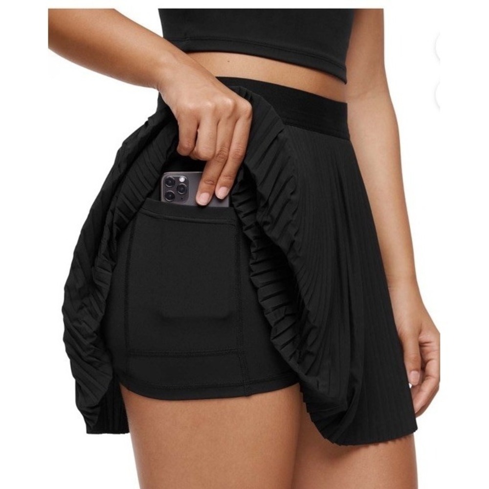 EUC GapFit Women's Pleated Skort – BLACK –Size LARGE –Athletic Tennis Skirt - Picture 2 of 7